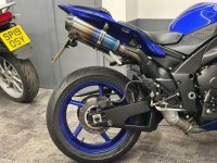 YAMAHA R1