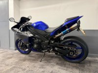 YAMAHA R1