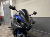 YAMAHA R1