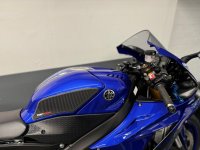 YAMAHA R6