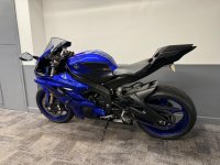 YAMAHA R6
