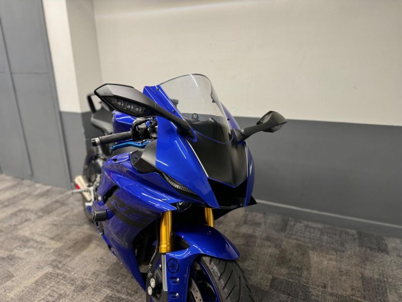 YAMAHA R6