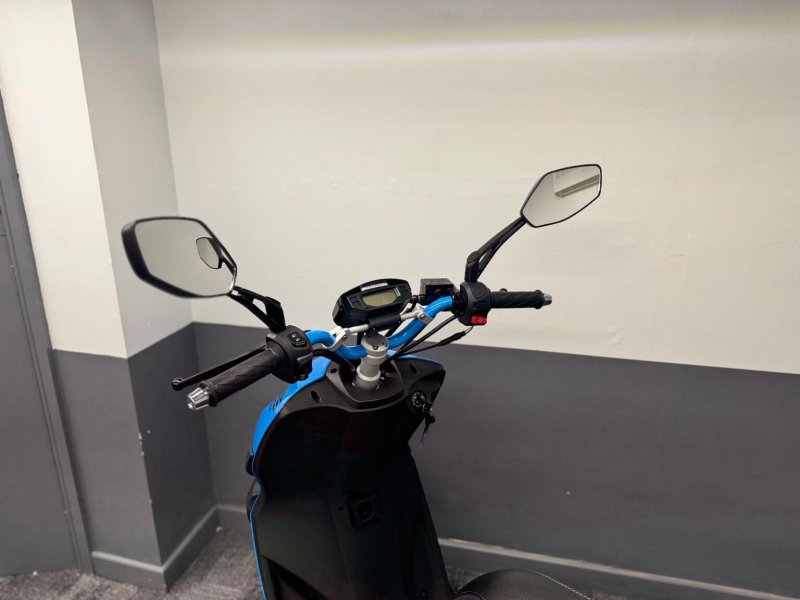 PEUGEOT STREETZONE