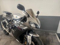 YAMAHA R1