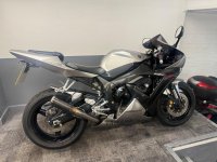 YAMAHA R1