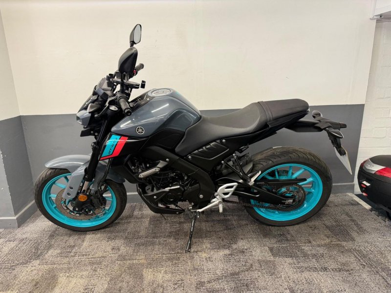 YAMAHA MT-125