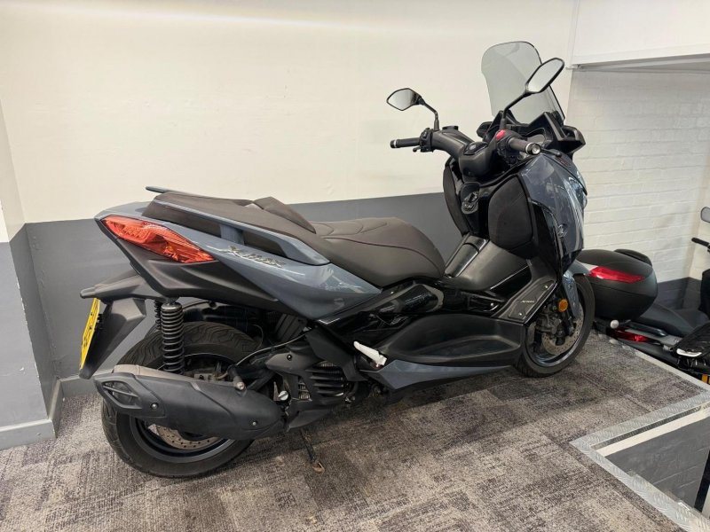 YAMAHA X-Max