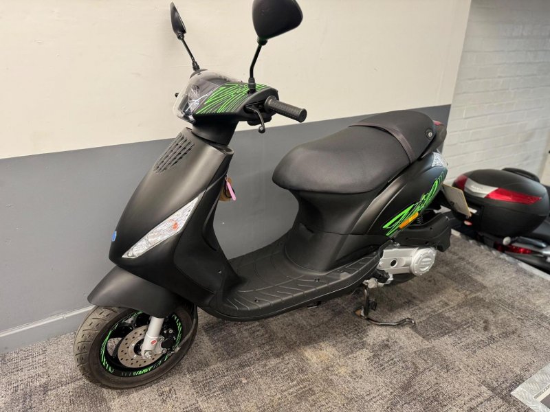 PIAGGIO Zip