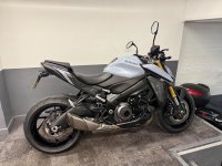SUZUKI GSX-S1000