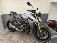 SUZUKI GSX-S1000
