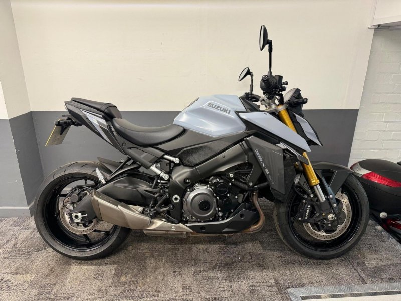 SUZUKI GSX-S1000