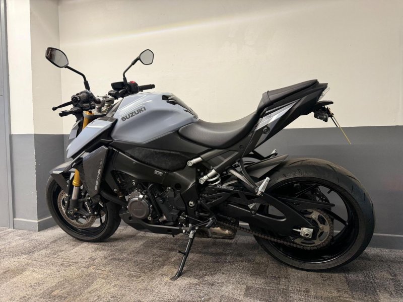 SUZUKI GSX-S1000