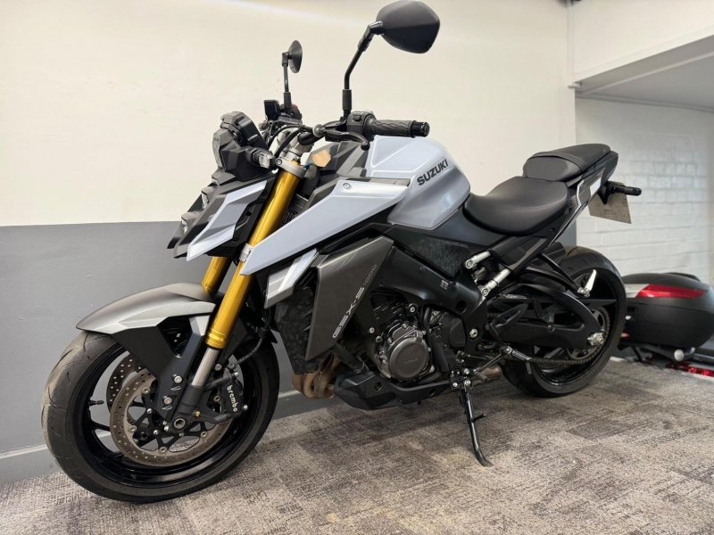 SUZUKI GSX-S1000