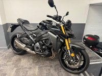SUZUKI GSX-S1000