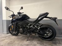 SUZUKI GSX-S1000