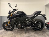 SUZUKI GSX-S1000