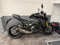 SUZUKI GSX-S1000