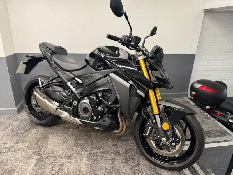 SUZUKI GSX-S1000