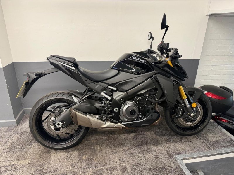 SUZUKI GSX-S1000