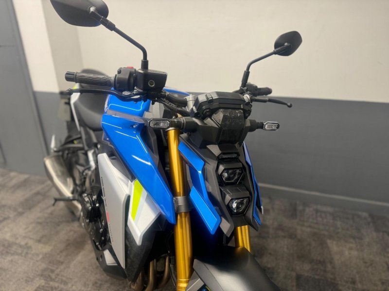 SUZUKI GSX-S1000