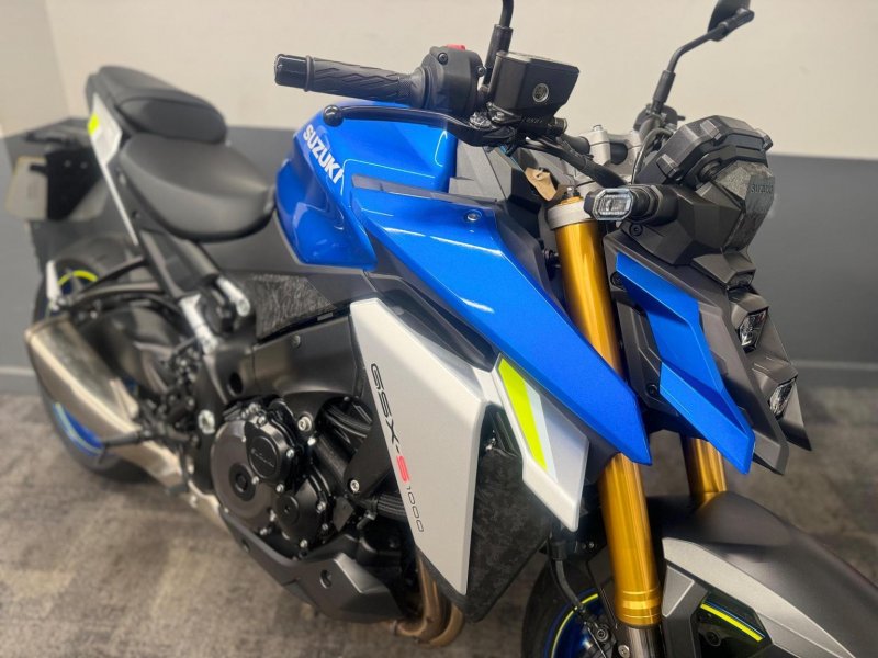 SUZUKI GSX-S1000