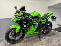 KAWASAKI Ninja 125