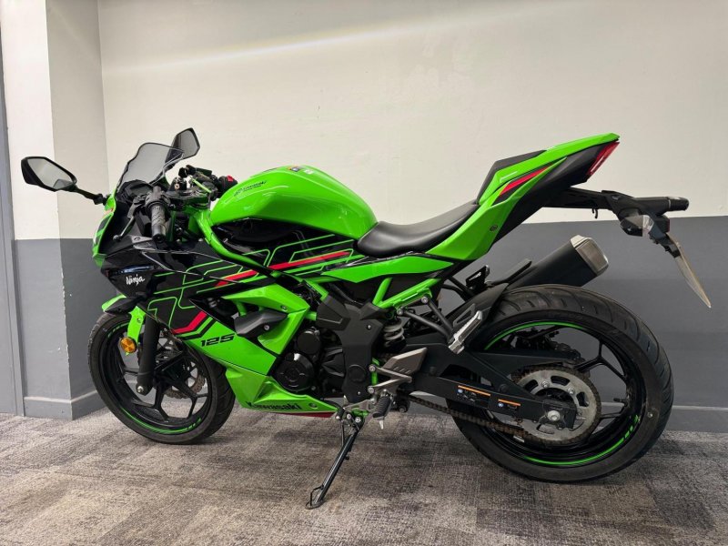 KAWASAKI Ninja 125