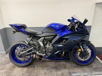 YAMAHA R7