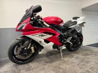 YAMAHA R6