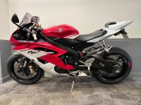 YAMAHA R6