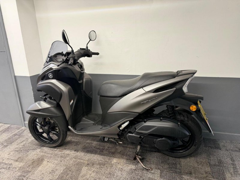 YAMAHA Tricity
