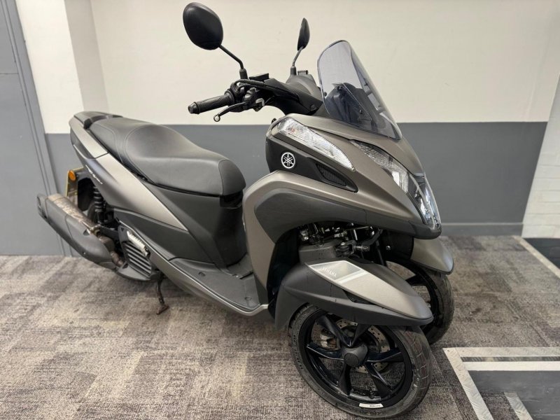 YAMAHA Tricity