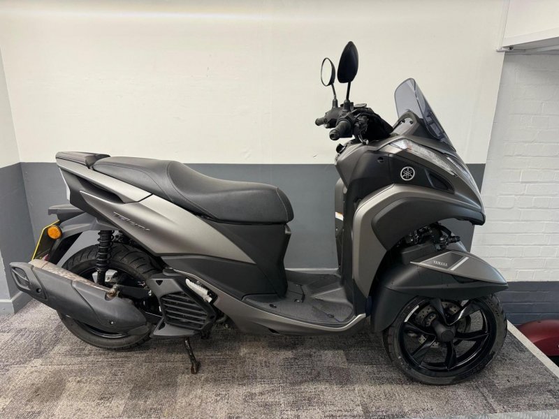 YAMAHA Tricity