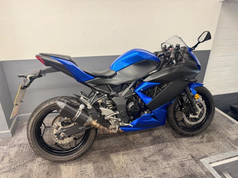 KAWASAKI Ninja 125