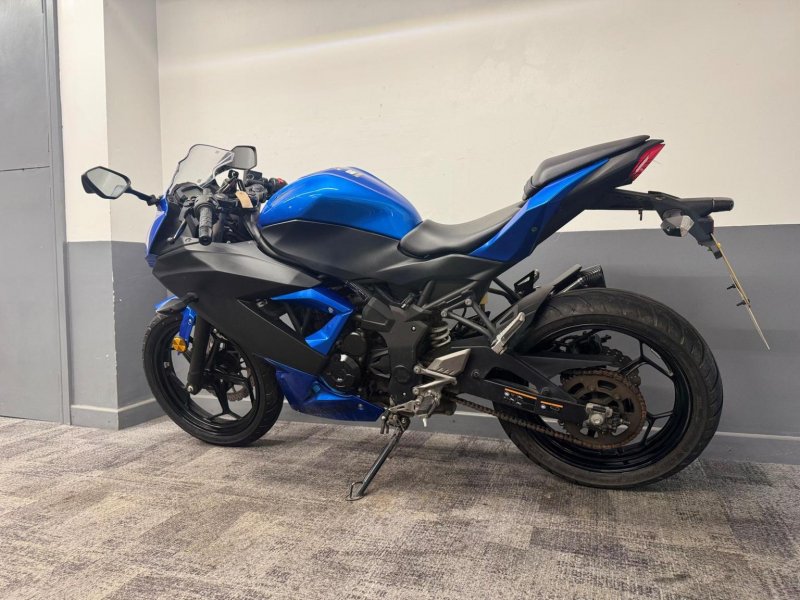 KAWASAKI Ninja 125