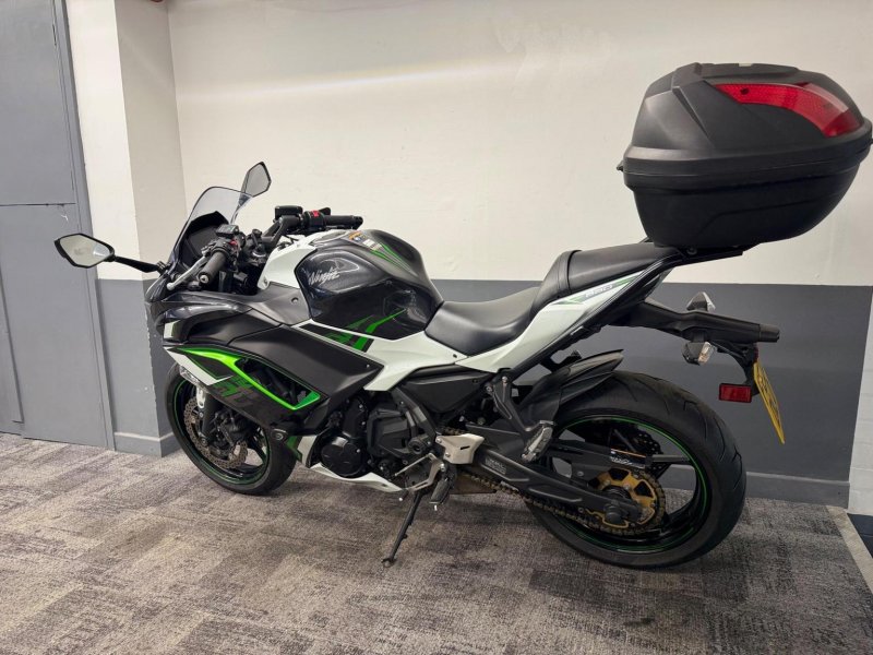 KAWASAKI Ninja 650