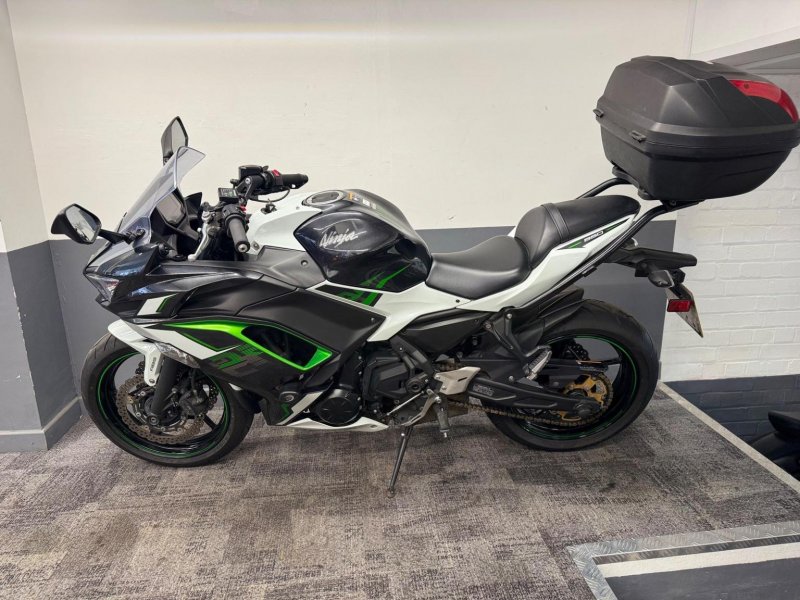 KAWASAKI Ninja 650