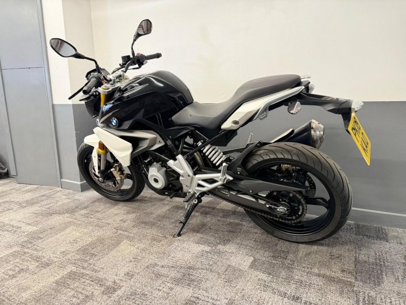 BMW G310R