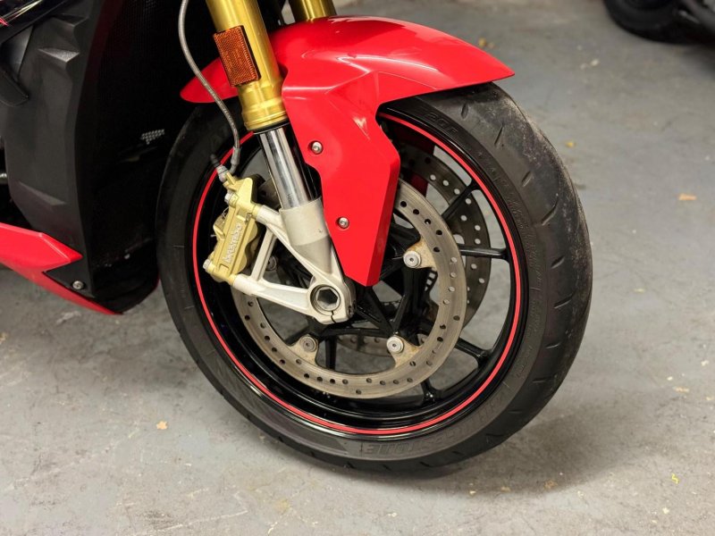 BMW S1000R