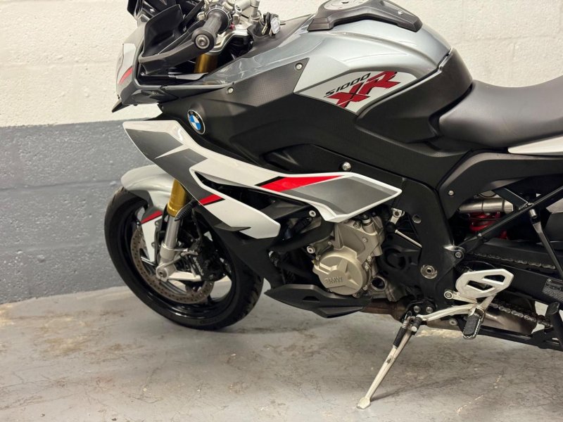 BMW S1000XR