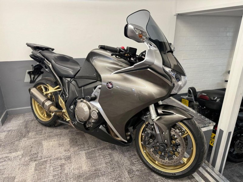 HONDA VFR1200F