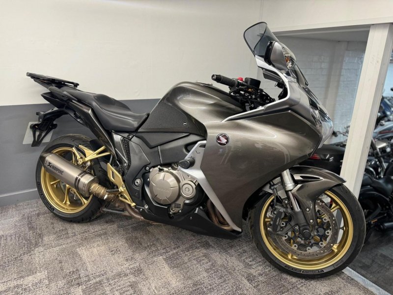 HONDA VFR1200F