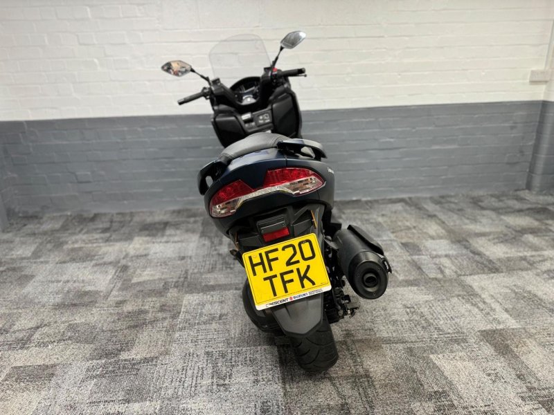 SUZUKI Burgman 400