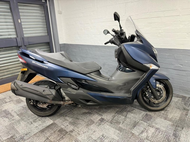 SUZUKI Burgman 400