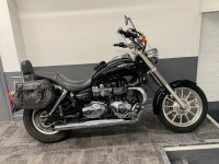 TRIUMPH Bonneville