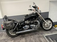 TRIUMPH Bonneville