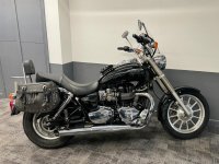 TRIUMPH Bonneville