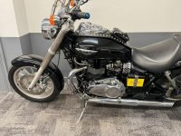 TRIUMPH Bonneville