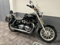 TRIUMPH Bonneville