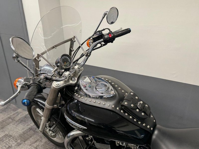 TRIUMPH Bonneville